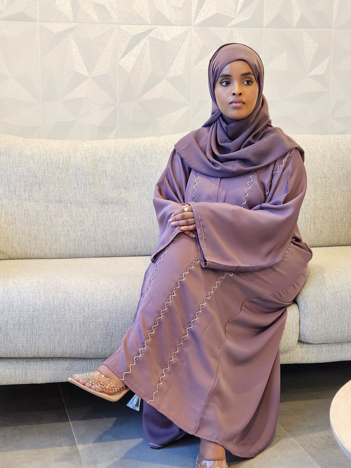 Antique Fuchsia Elegance Abaya