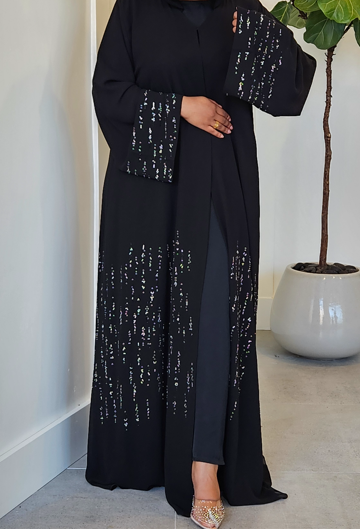 Snowflake Serenity Abaya-Black