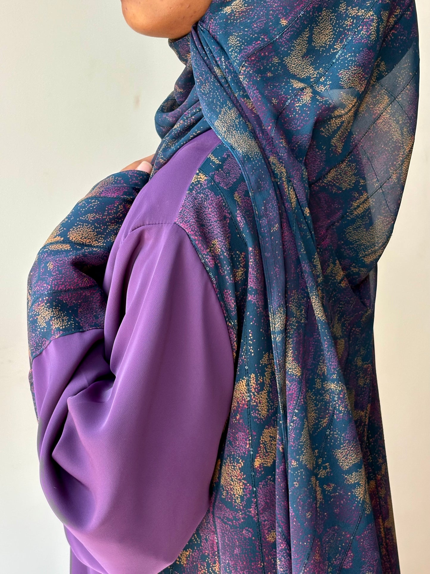 Zahrah Noir – Violet Mirage