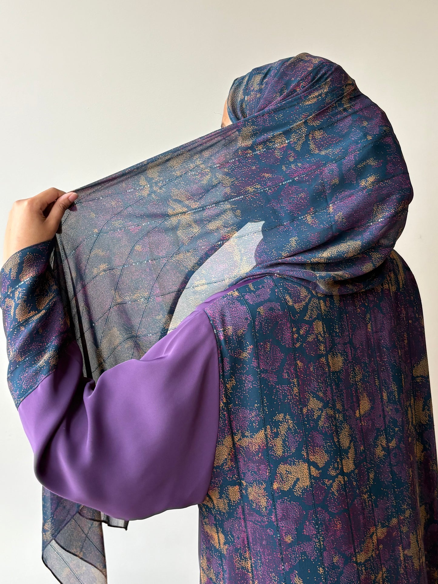 Zahrah Noir – Violet Mirage