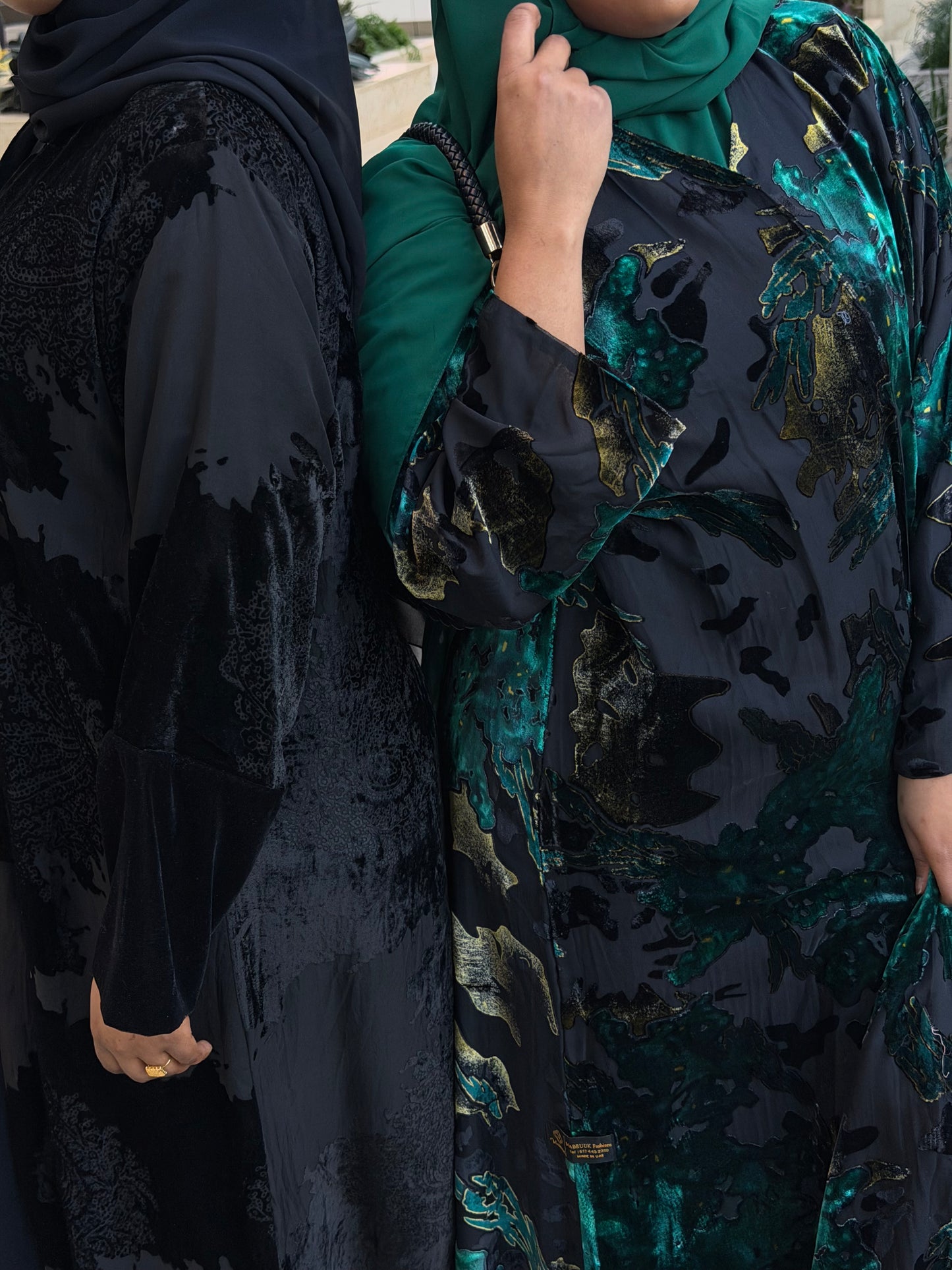 Velvet Majesty - Black